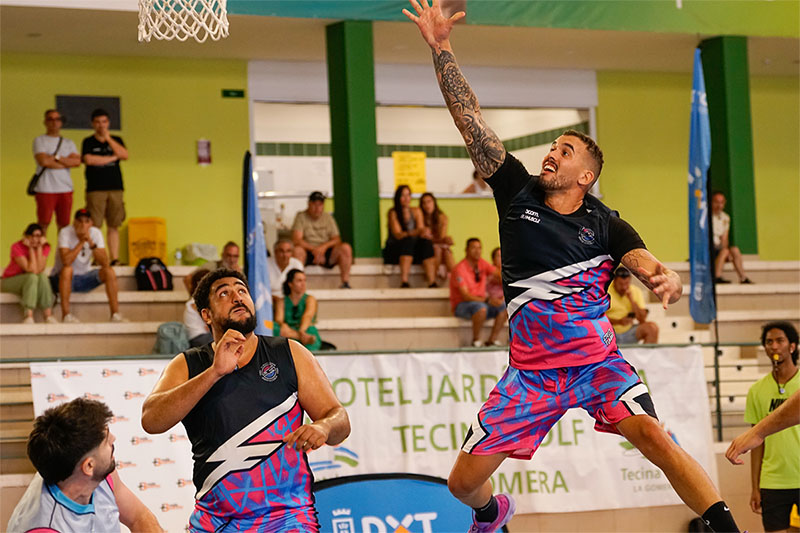 Jugadores de StreetFlavour en el 3x3 de El Rosario - 3COM Squad