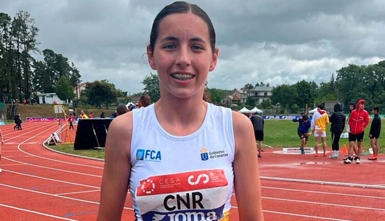 La atleta Ainhoa Domínguez durante el Campeonato de España Sub-16 representando a Canarias en la prueba de 1000 metros lisos en Ourense